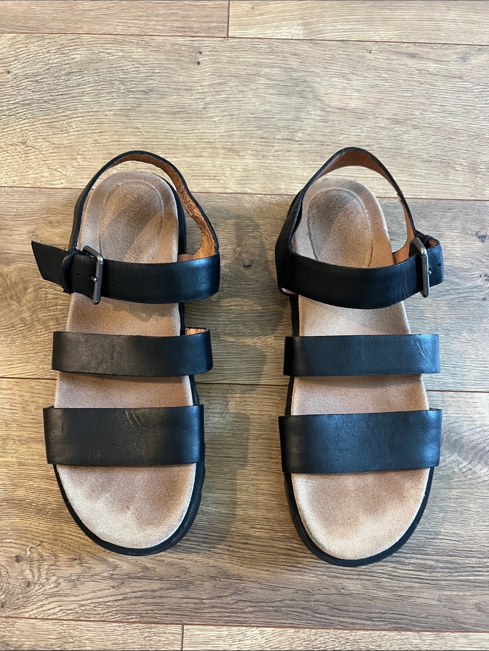 Madewell The Addie Sandals in black leather featuring a chunky lug sole 8.5 - Picture 1 of 6